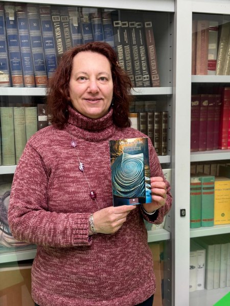 “Vortice” di Francesca Carlini, un romanzo che attraversa le fragilità dell’animo umano tra memoria, smarrimento e rinascita image 2