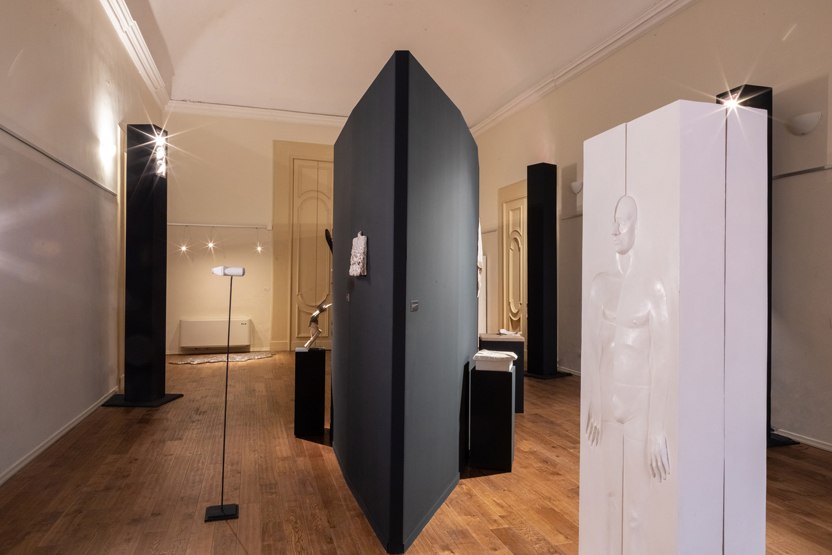 La sintesi eraclitea degli opposti nella poetica di Francesco Granito. La personale “Equilibrio-squilibrio” alla Domus Milella a Bari image 7