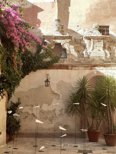 La sintesi eraclitea degli opposti nella poetica di Francesco Granito. La personale “Equilibrio-squilibrio” alla Domus Milella a Bari image 2