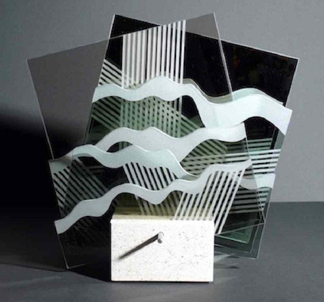 Onda su onda - 2010 - Marmo, acciaio, specchio e vetri sabbiati - 35 x 31 x 16