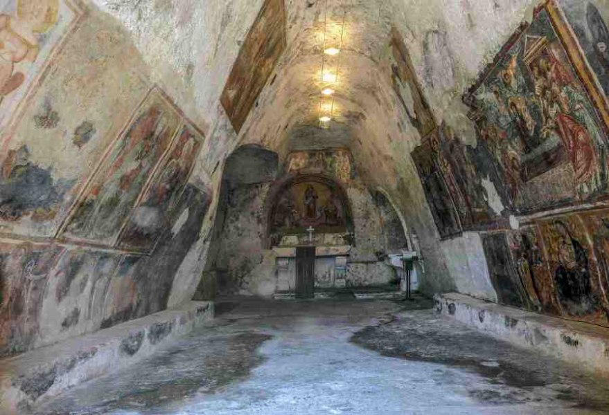 Chiesa di S. Maria in Grotta a Sessa Aurunca (Ce), esclusivo set del documentario