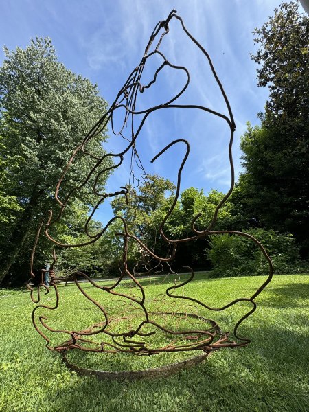 Carmine Leta, Grande Moebius, Villa Rovere, Correggio, 2024. Courtesy Idee di gomma - gARTen 2024