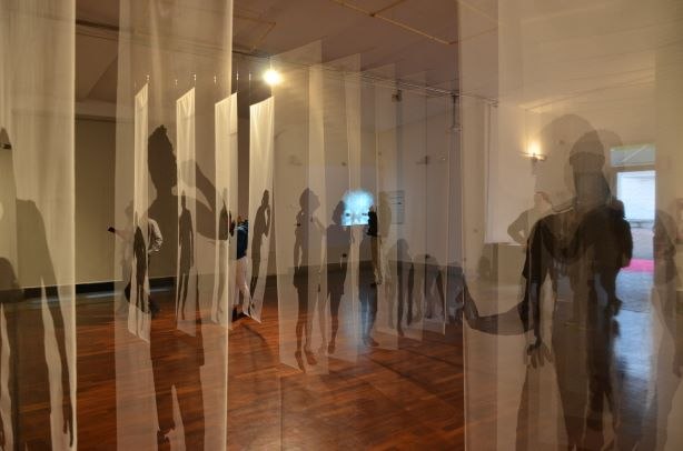 Pia Männikkö, déjà vu, 2013-2018, inchiostro su tulle.