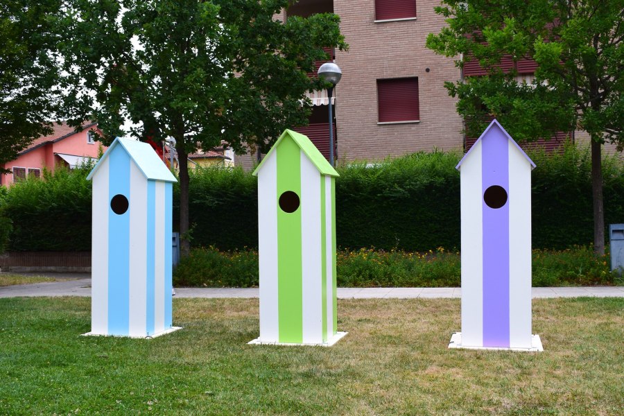 Marika Ricchi, Bagno 87 (Passato, Presente, Futuro), 2022, legno, sabbia, gesso, 2022, Piazza Lenin