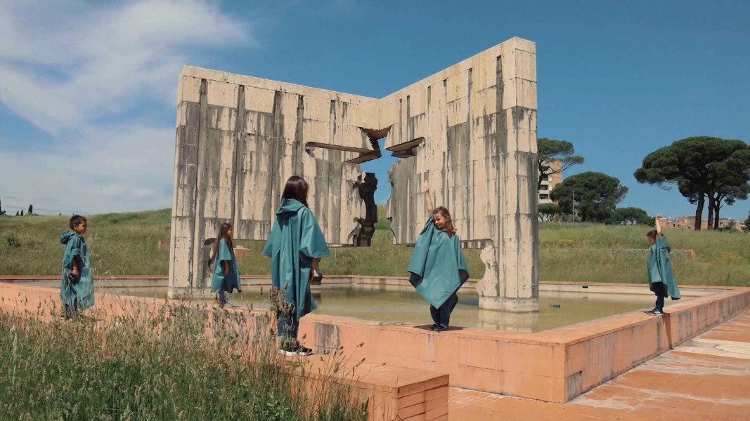 L'Ignoto Sconosciuto Altrove, John Cascone_Veronica Cruciani_still da video_2026_courtesy gli artisti