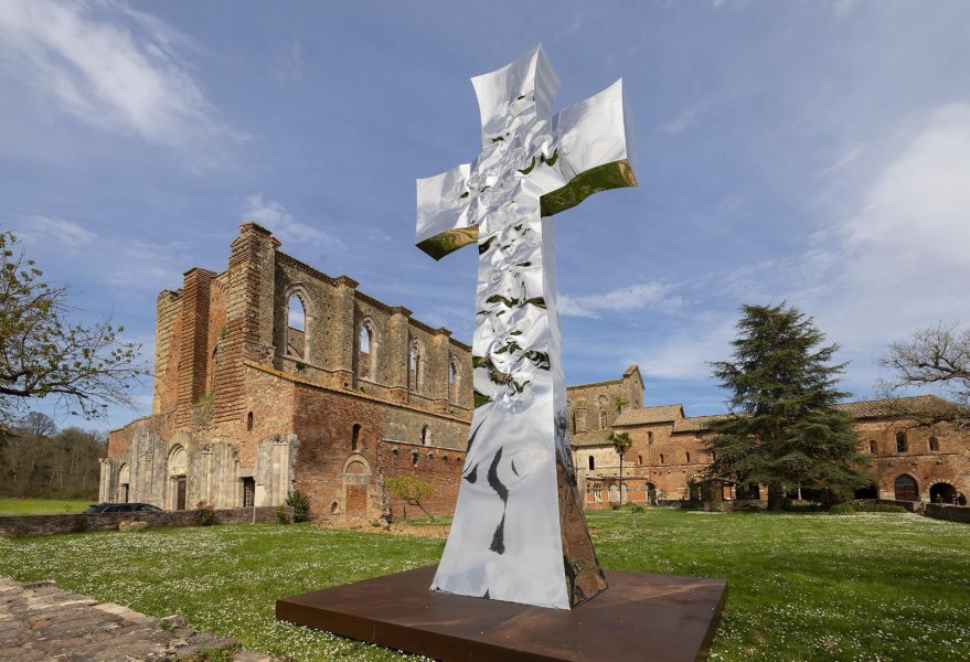 Luce Divina di Helidon Xhixha