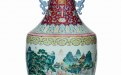STRAORDINARIO VASO,Periodo Qianlong, marchio imperiale in rosso ferro a sei caratteri e del periodo (1736-1795), Famiglia Rosa